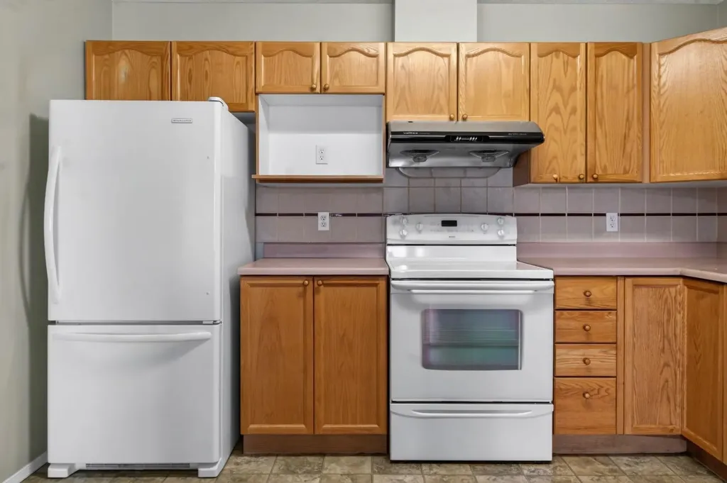 2314 Sienna Park Green SW Calgary AB T3H 3N7