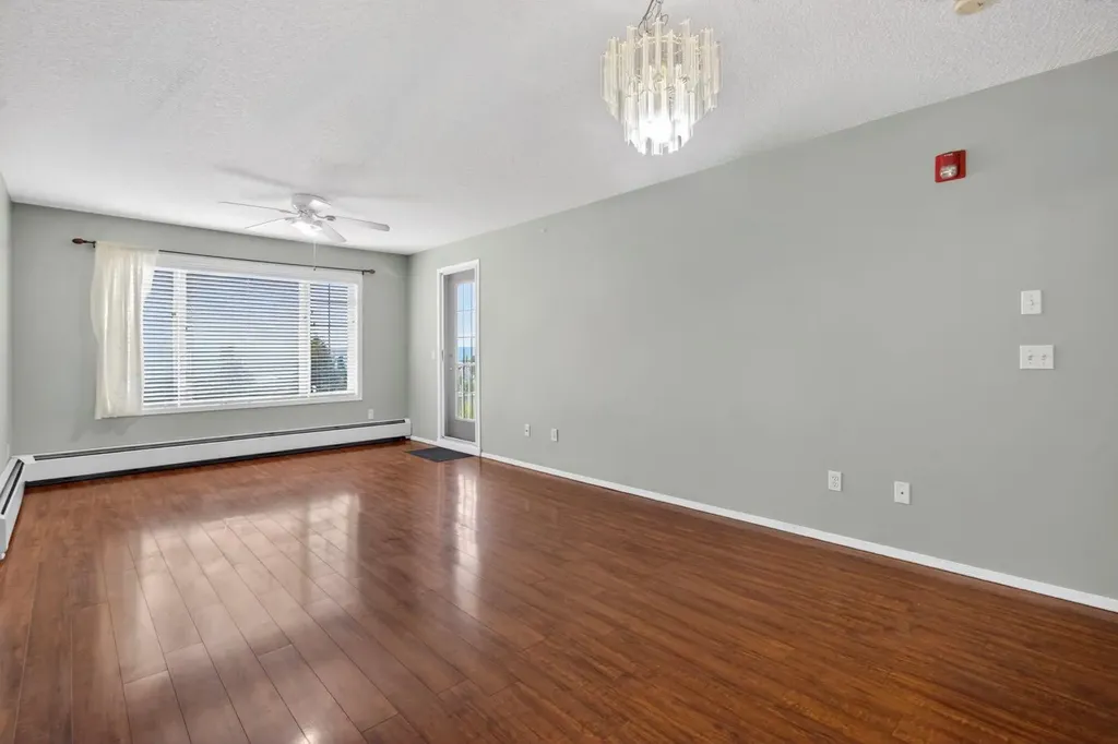 2314 Sienna Park Green SW Calgary AB T3H 3N7