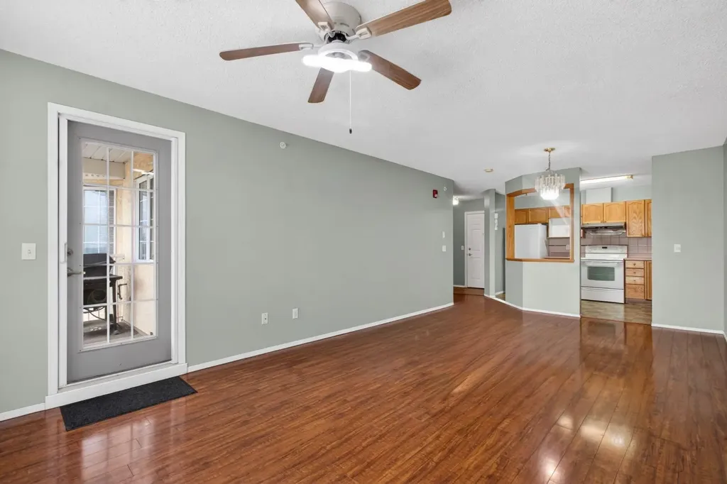 2314 Sienna Park Green SW Calgary AB T3H 3N7