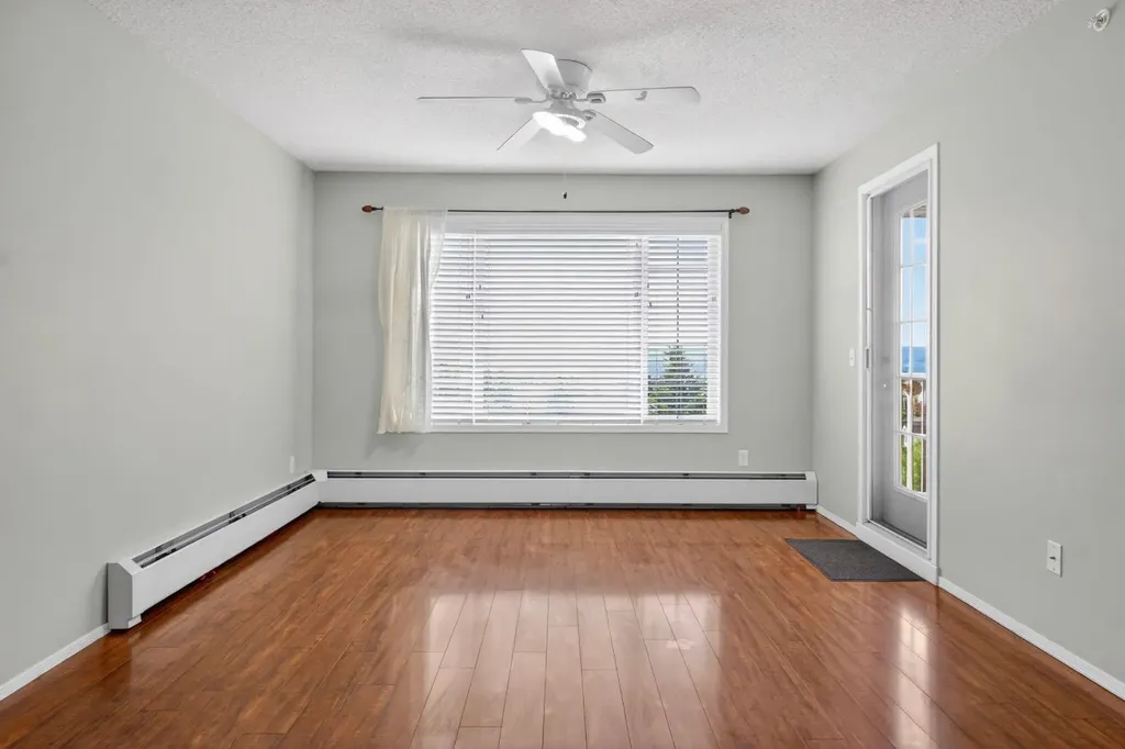 2314 Sienna Park Green SW Calgary AB T3H 3N7