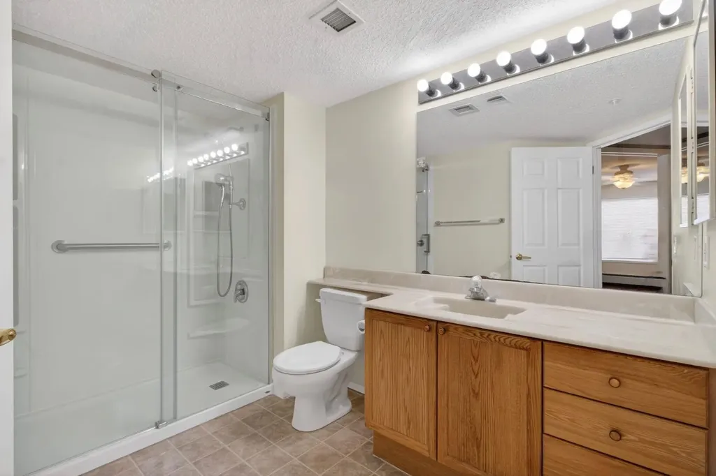 2314 Sienna Park Green SW Calgary AB T3H 3N7
