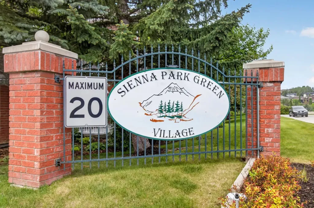 2314 Sienna Park Green SW Calgary AB T3H 3N7