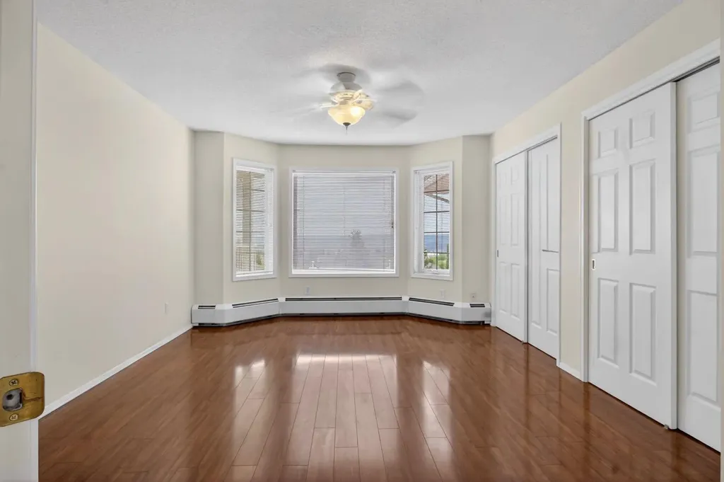 2314 Sienna Park Green SW Calgary AB T3H 3N7