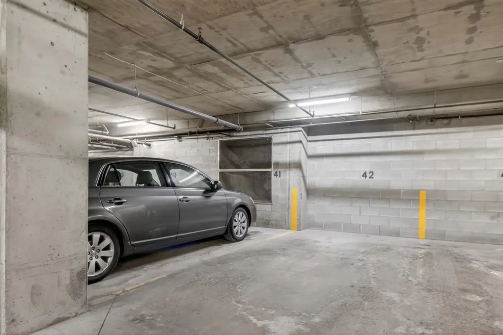 2314 Sienna Park Green SW Calgary AB T3H 3N7