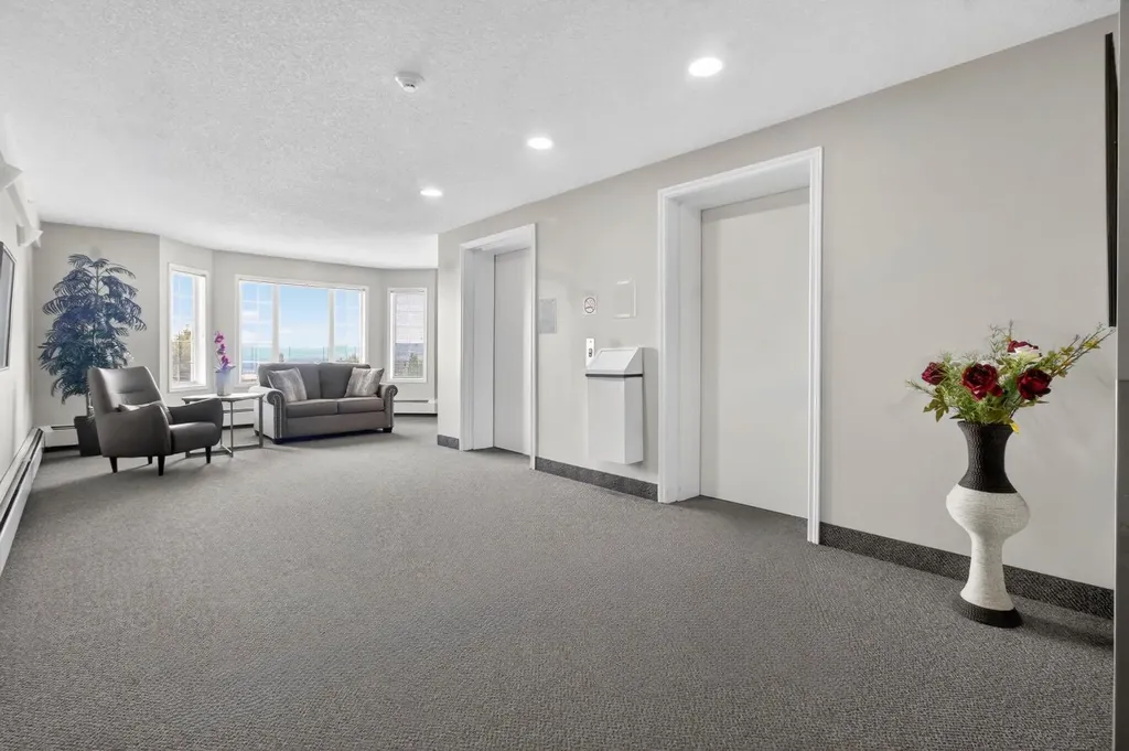 2314 Sienna Park Green SW Calgary AB T3H 3N7