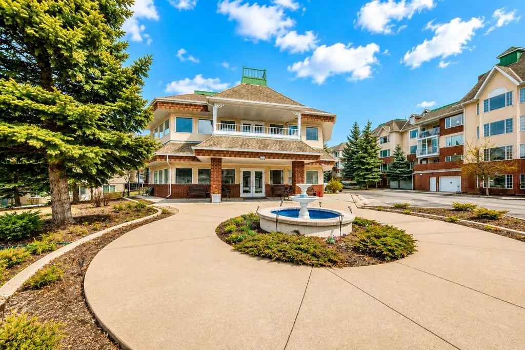 2314 Sienna Park Green SW Calgary AB T3H 3N7