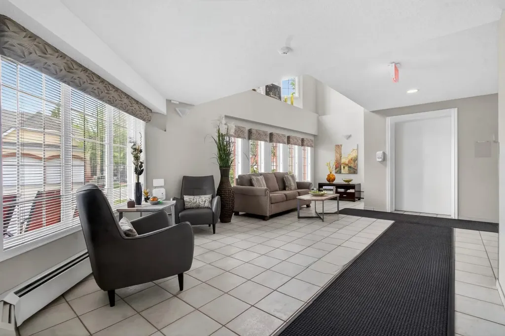 2314 Sienna Park Green SW Calgary AB T3H 3N7