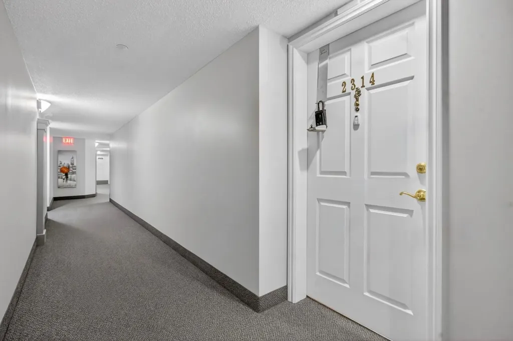 2314 Sienna Park Green SW Calgary AB T3H 3N7