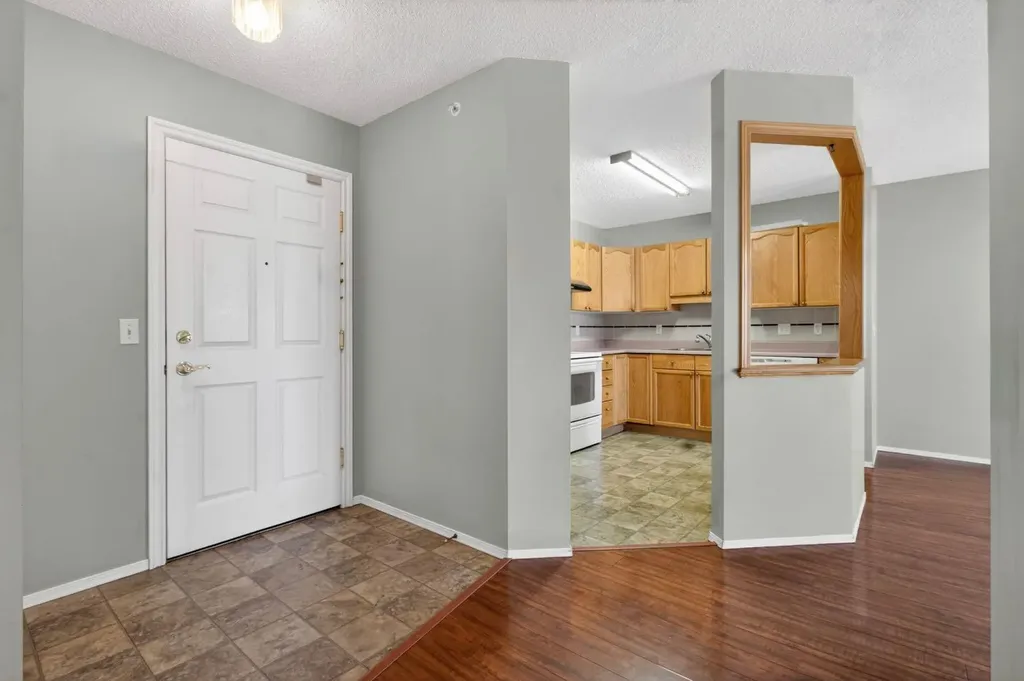 2314 Sienna Park Green SW Calgary AB T3H 3N7