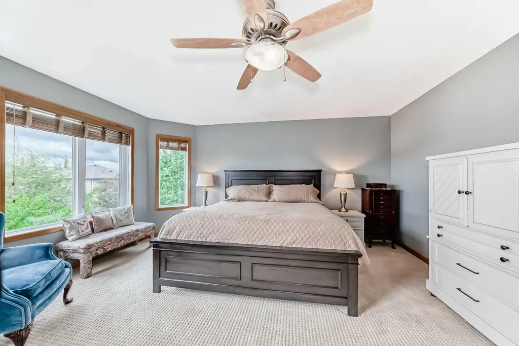 147 Oakmere Green Chestermere AB T1X 1N4