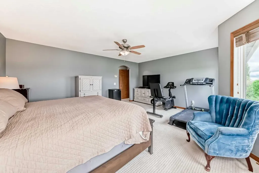 147 Oakmere Green Chestermere AB T1X 1N4
