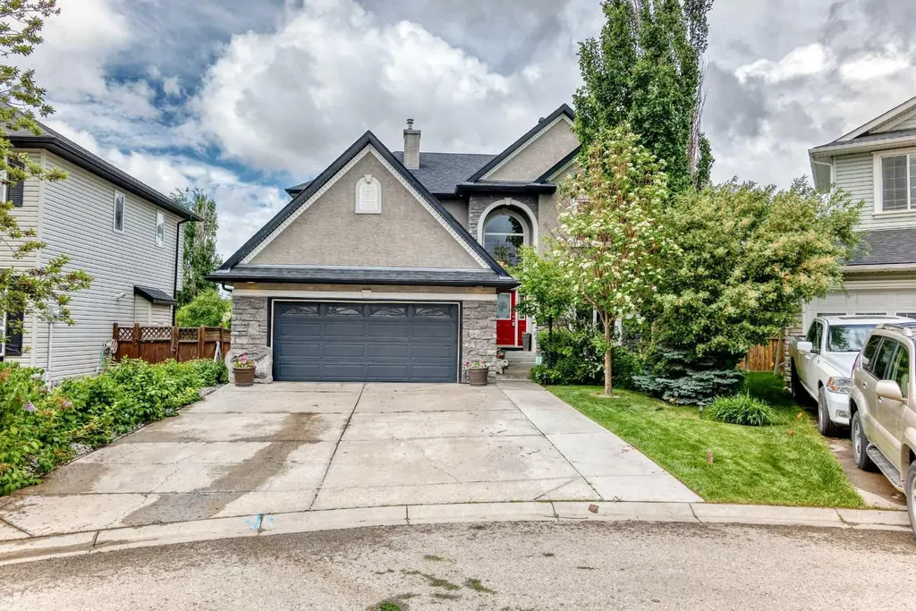147 Oakmere Green Chestermere AB T1X 1N4