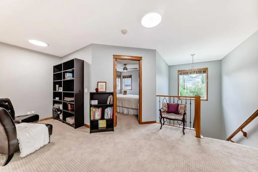 147 Oakmere Green Chestermere AB T1X 1N4
