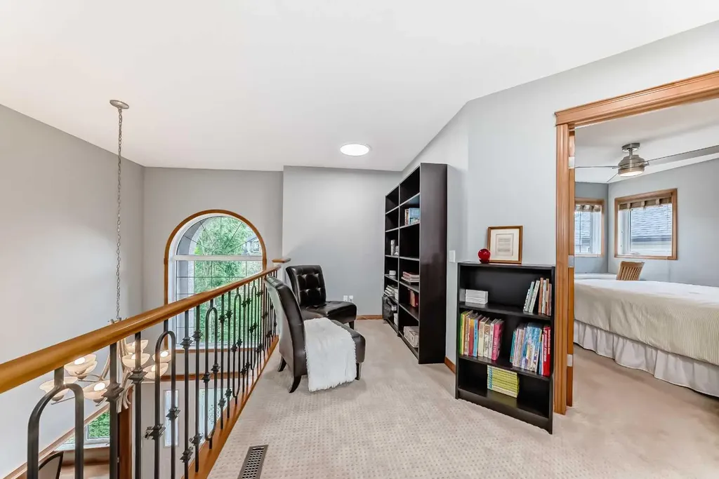 147 Oakmere Green Chestermere AB T1X 1N4