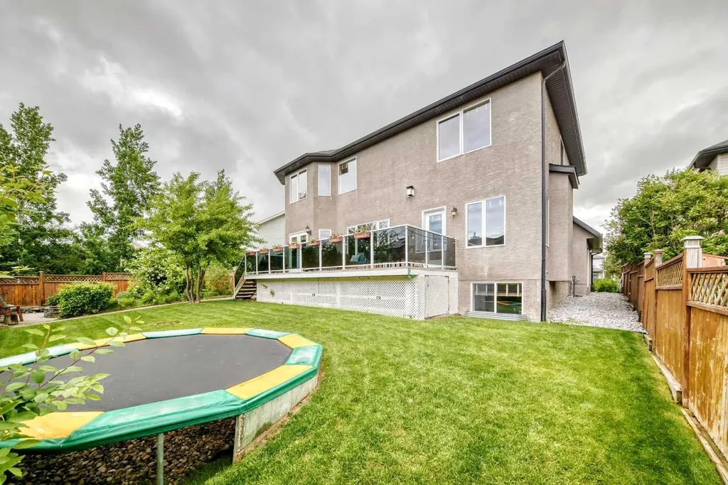 147 Oakmere Green Chestermere AB T1X 1N4