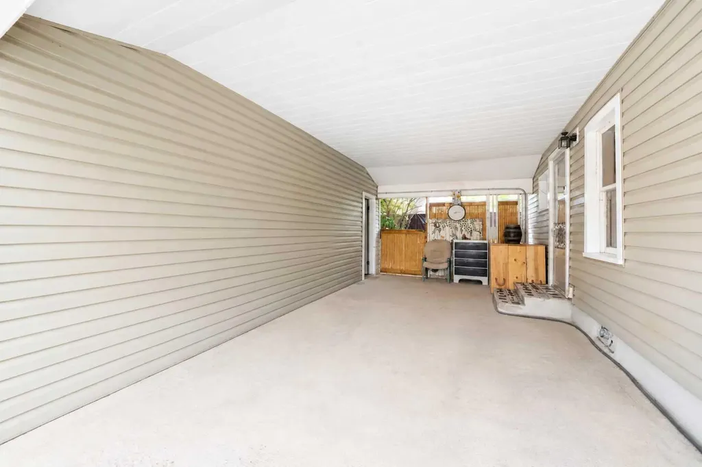 218 Altawana Avenue NE Medicine Hat AB T1A 5N7