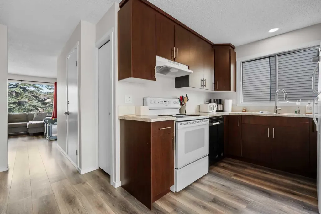 84 Falconridge Place NE Calgary AB T3J1A6