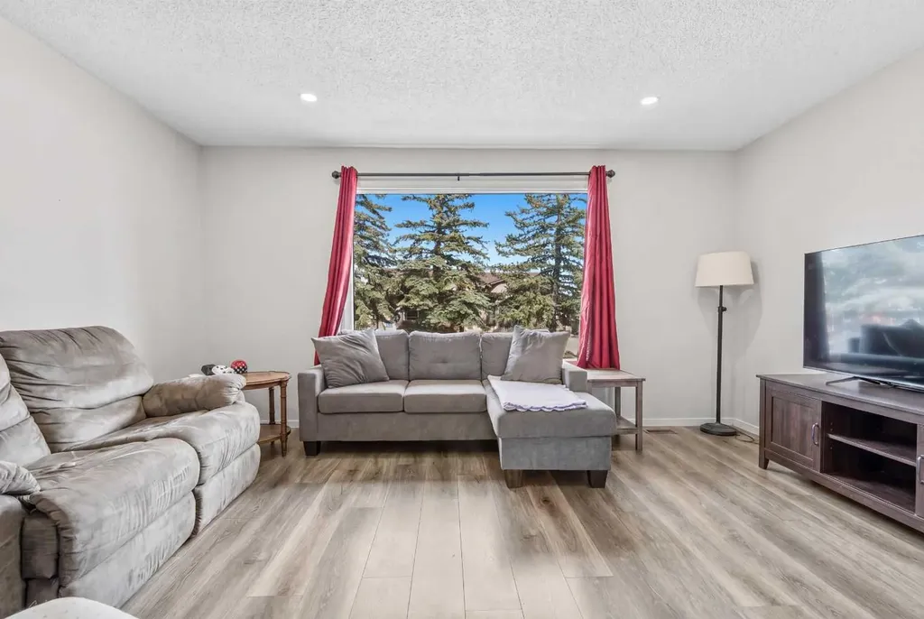 84 Falconridge Place NE Calgary AB T3J1A6