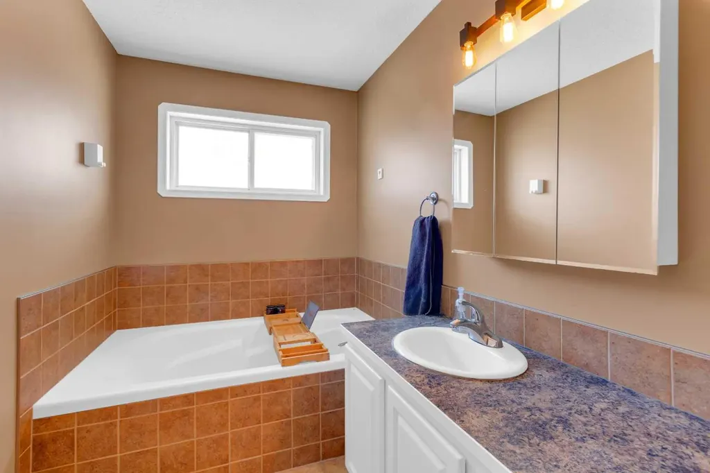 131 Aspen Creek Way Strathmore AB T1P 1R4