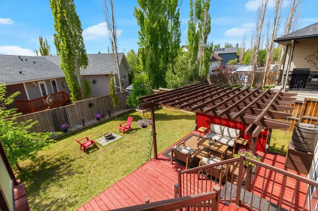 131 Aspen Creek Way Strathmore AB T1P 1R4