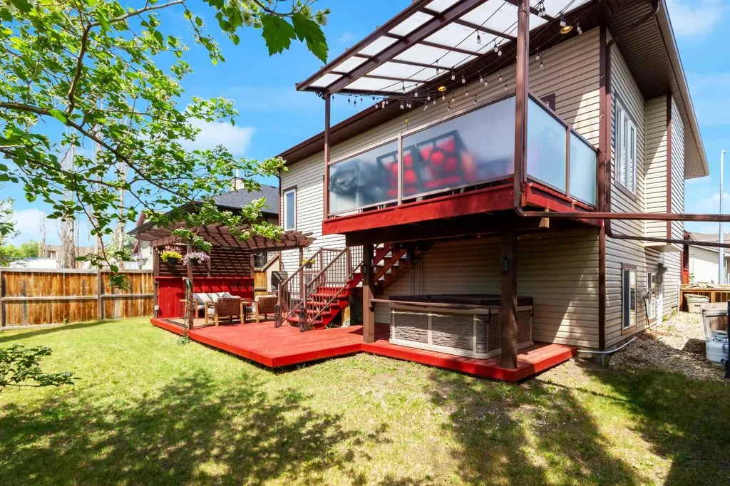 131 Aspen Creek Way Strathmore AB T1P 1R4