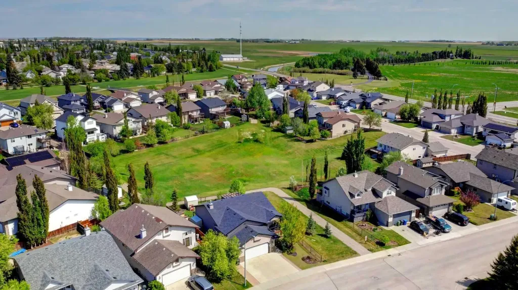 131 Aspen Creek Way Strathmore AB T1P 1R4