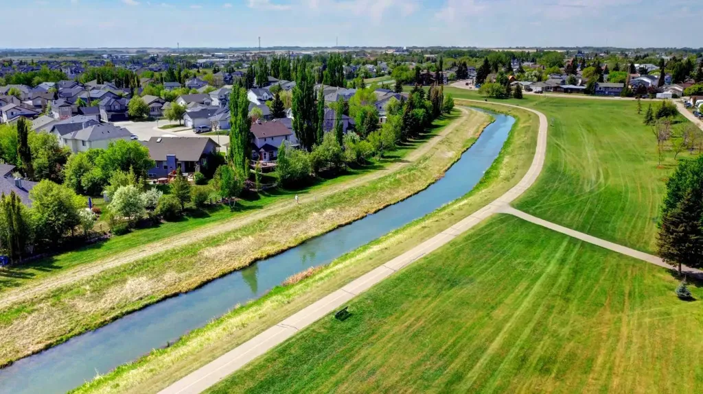 131 Aspen Creek Way Strathmore AB T1P 1R4