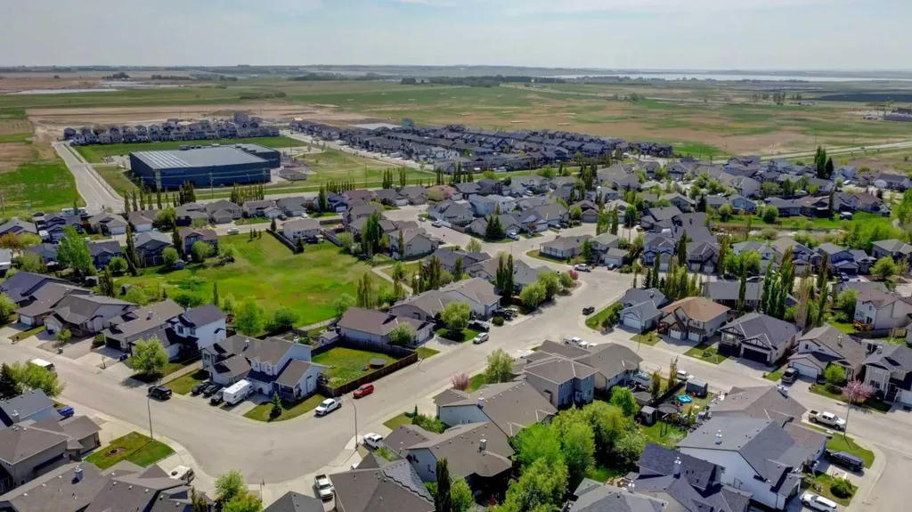 131 Aspen Creek Way Strathmore AB T1P 1R4