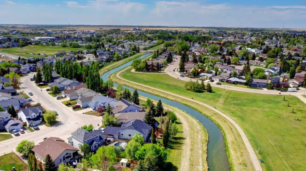131 Aspen Creek Way Strathmore AB T1P 1R4