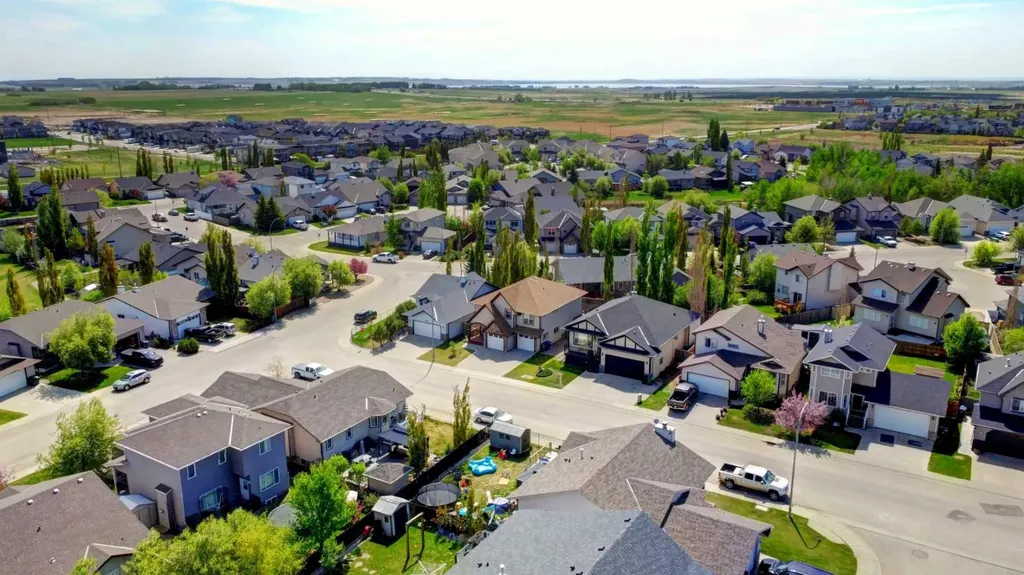 131 Aspen Creek Way Strathmore AB T1P 1R4