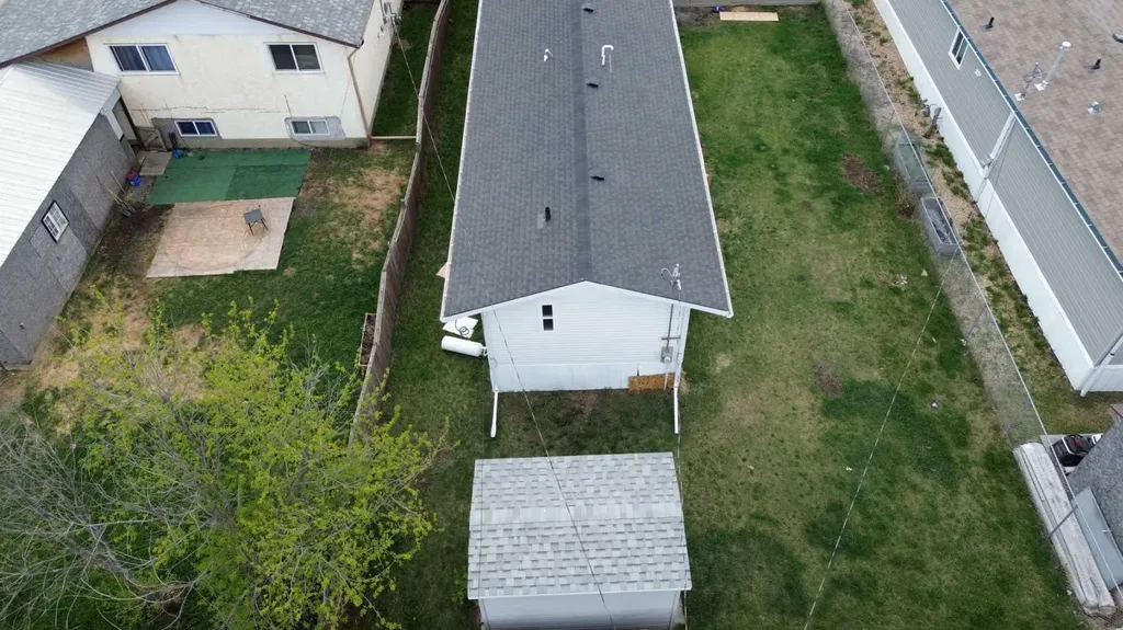 9906 102 Avenue Clairmont AB T8X5A3
