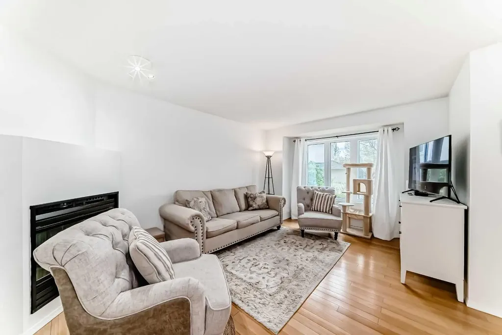 388 Sandarac Drive NW Calgary AB T3K4E3
