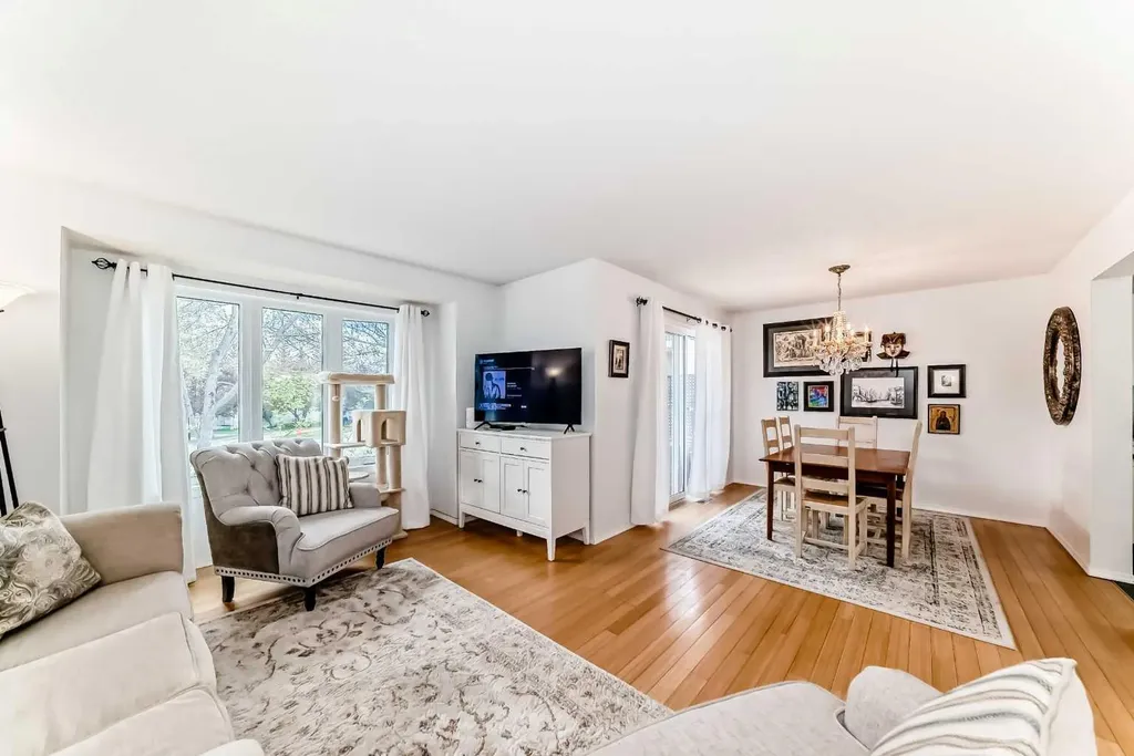 388 Sandarac Drive NW Calgary AB T3K4E3
