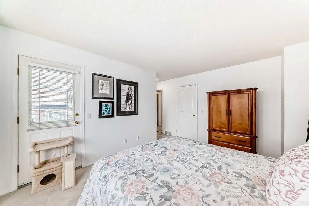 388 Sandarac Drive NW Calgary AB T3K4E3