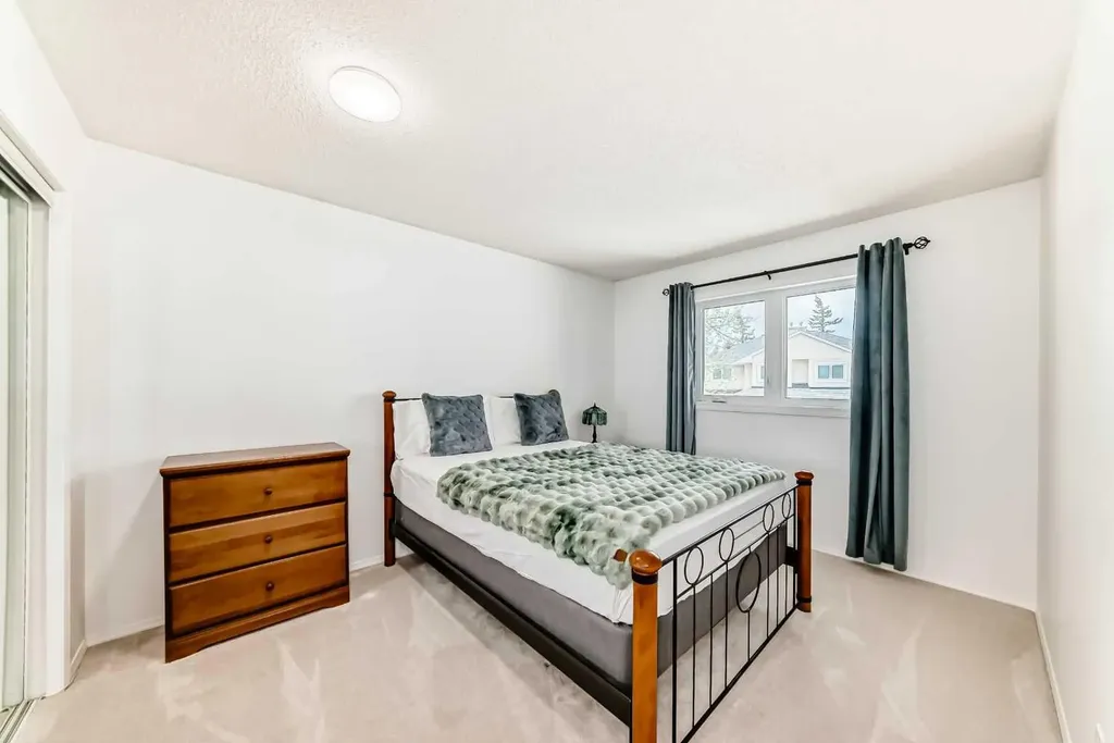 388 Sandarac Drive NW Calgary AB T3K4E3