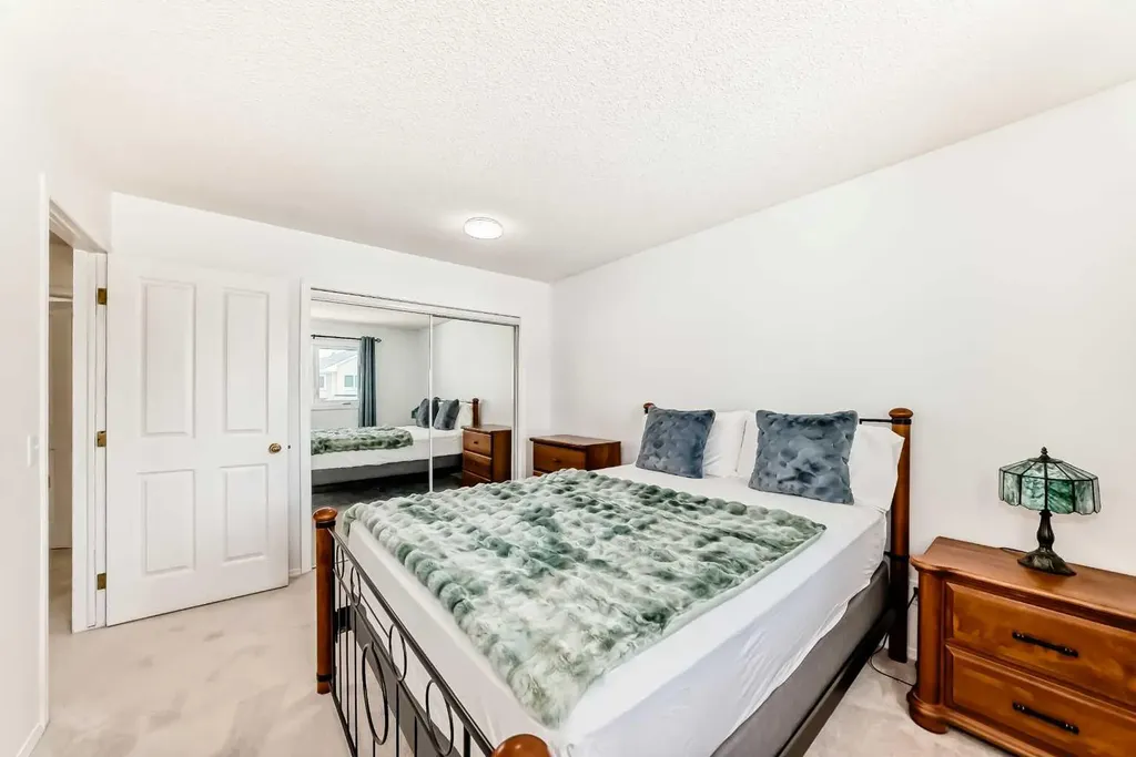 388 Sandarac Drive NW Calgary AB T3K4E3