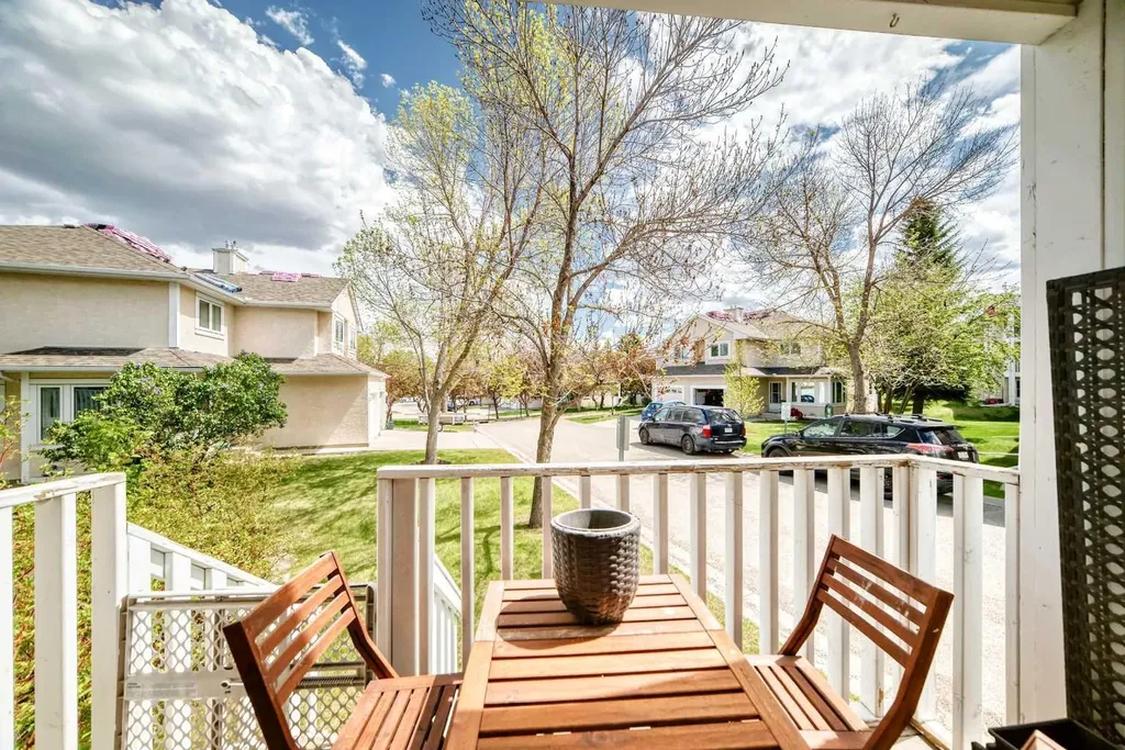 388 Sandarac Drive NW Calgary AB T3K4E3