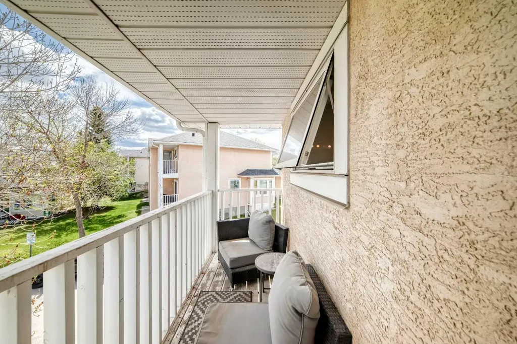 388 Sandarac Drive NW Calgary AB T3K4E3