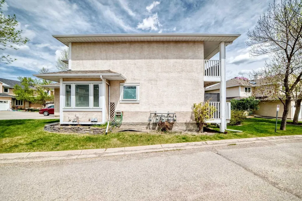 388 Sandarac Drive NW Calgary AB T3K4E3