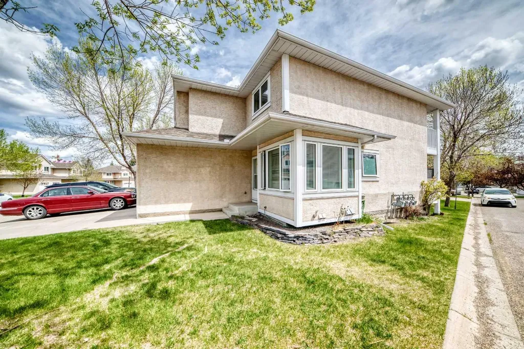 388 Sandarac Drive NW Calgary AB T3K4E3