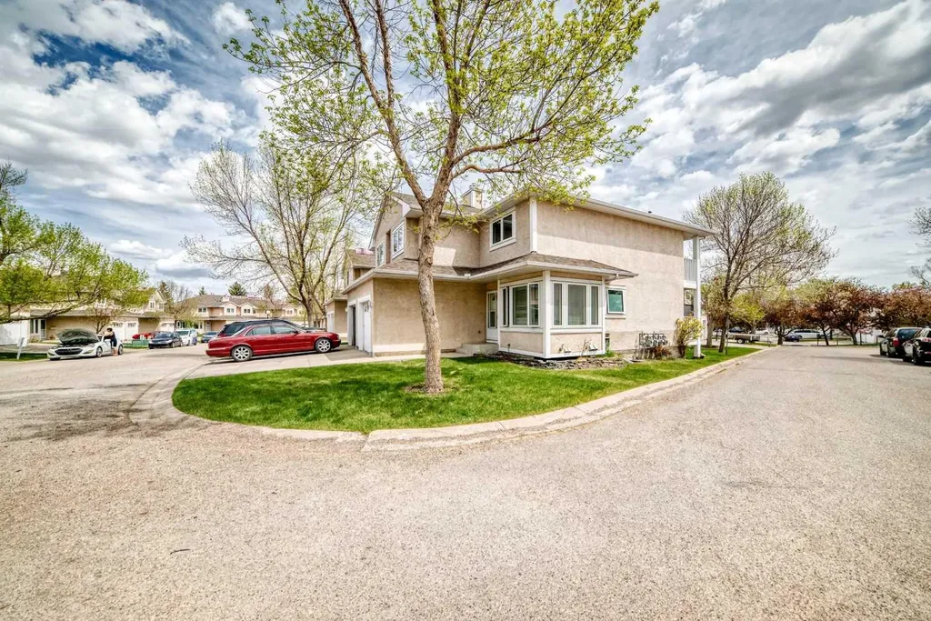 388 Sandarac Drive NW Calgary AB T3K4E3