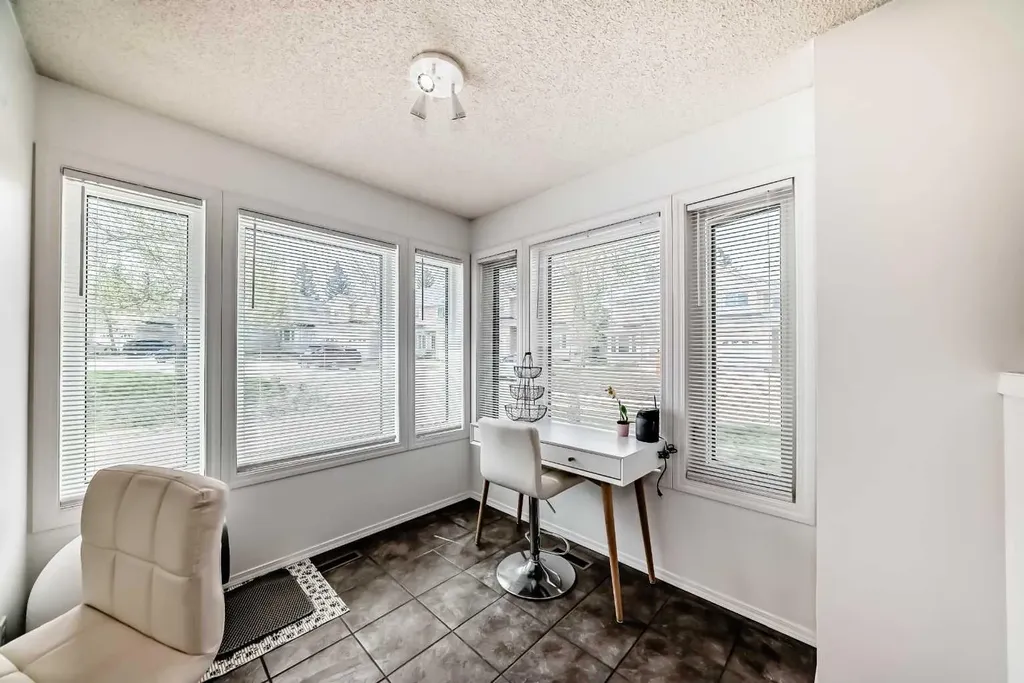 388 Sandarac Drive NW Calgary AB T3K4E3