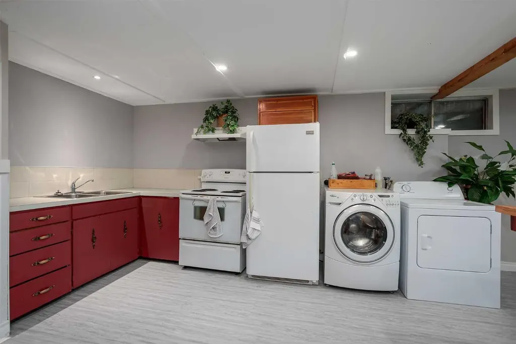 5102 56 Street Daysland AB T0B 1A0