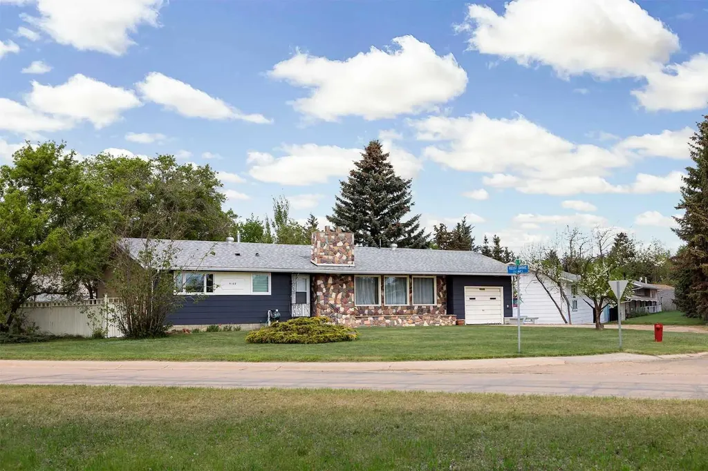 5102 56 Street Daysland AB T0B 1A0