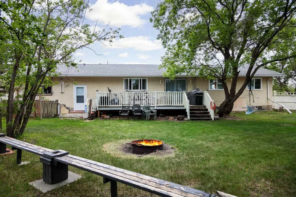 5102 56 Street Daysland AB T0B 1A0