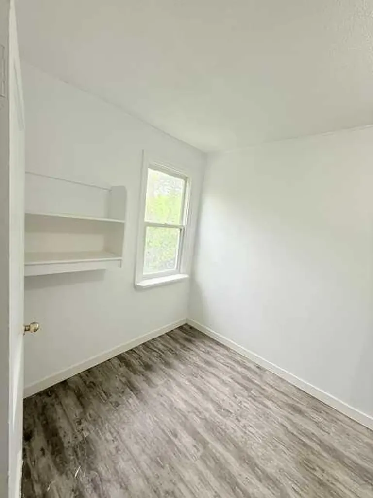 10124 104 Avenue Peace River AB T8S1M4