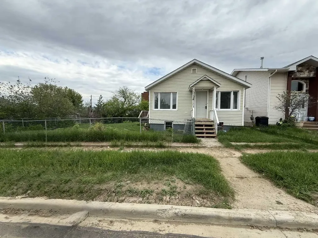 10124 104 Avenue Peace River AB T8S1M4