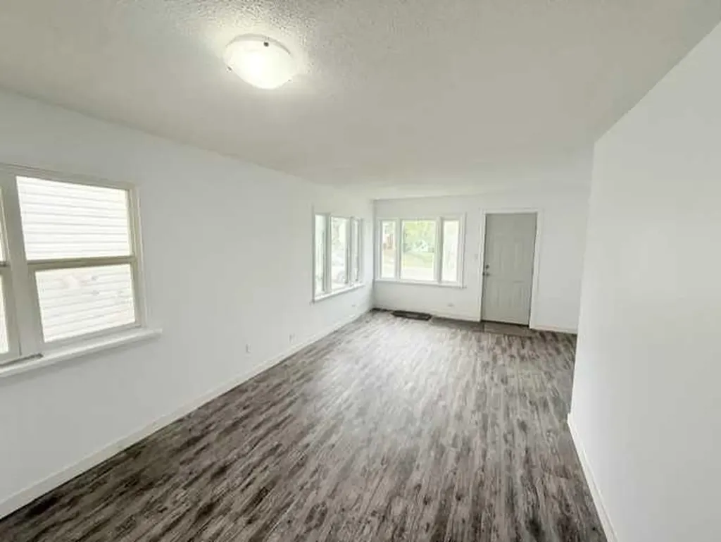 10124 104 Avenue Peace River AB T8S1M4