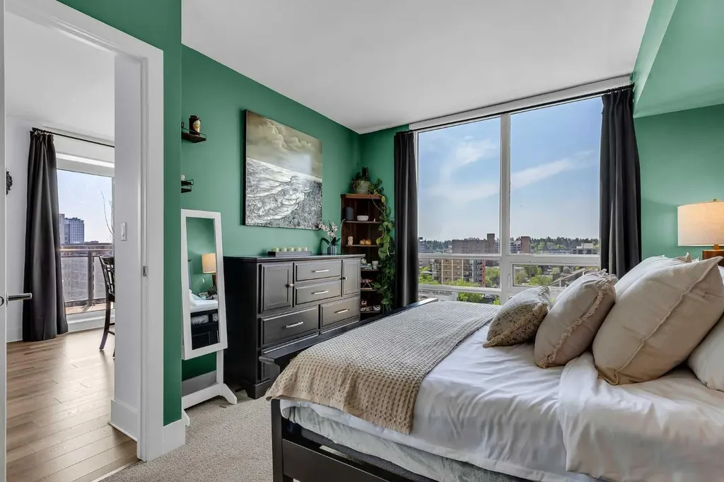 1111 10 Street SW Calgary AB T2R 1E3