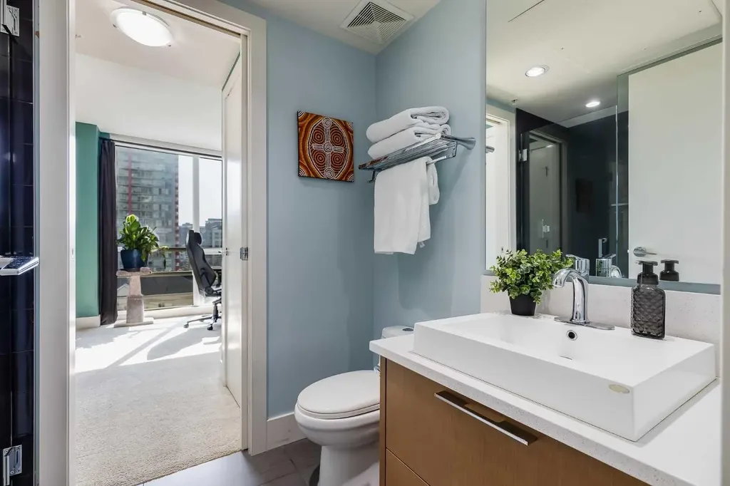 1111 10 Street SW Calgary AB T2R 1E3
